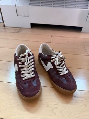 Notice Sneakers Cranberry Suede